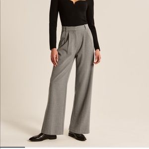 Abercrombie Wide Leg Trouser in Beige